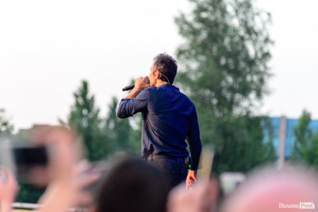 Казали «гречка», але підспівували: як у Луцьку минув безкоштовний концерт «Океану Ельзи». ФОТО 