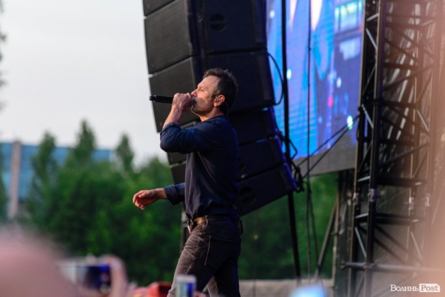 Казали «гречка», але підспівували: як у Луцьку минув безкоштовний концерт «Океану Ельзи». ФОТО 