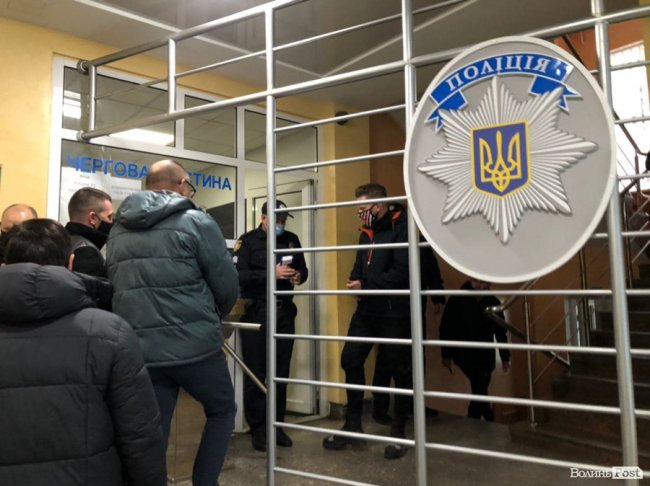 Як у Луцьку відбувався мітинг підприємців та про що говорили за зачиненими дверима. ФОТО 