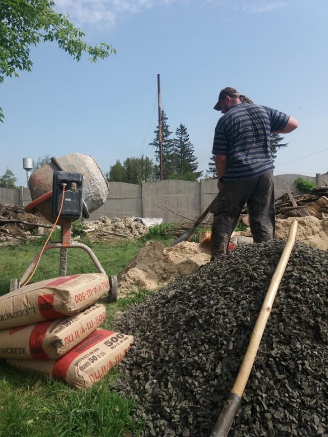У селі під Луцьком облаштовують церковний сквер. ФОТО