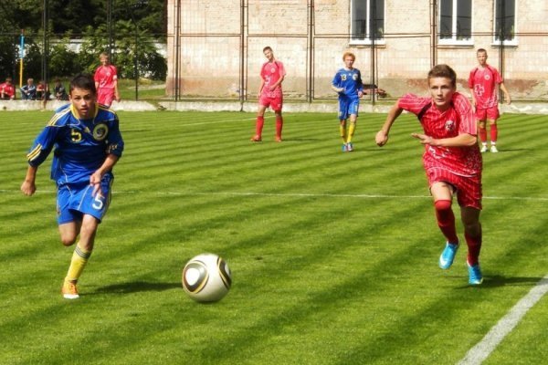 Як грають у футбол юнаки з «Волині». ФОТО