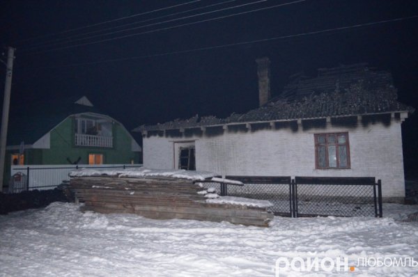 З'явилися фото жахливої пожежі у Любомлі