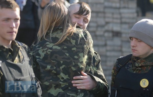 Перші добровольці Нацгвардії вирушили на навчання. ФОТО. ВІДЕО