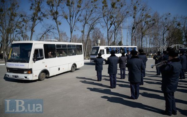 Перші добровольці Нацгвардії вирушили на навчання. ФОТО. ВІДЕО