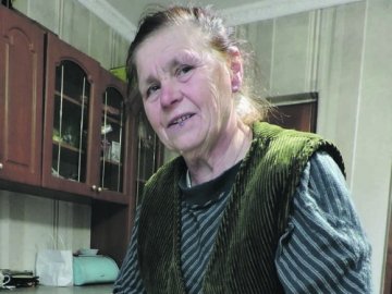 Жінка пірнала в ополонку навіть при мінус 33: історія моржування 73-річної волинянки 