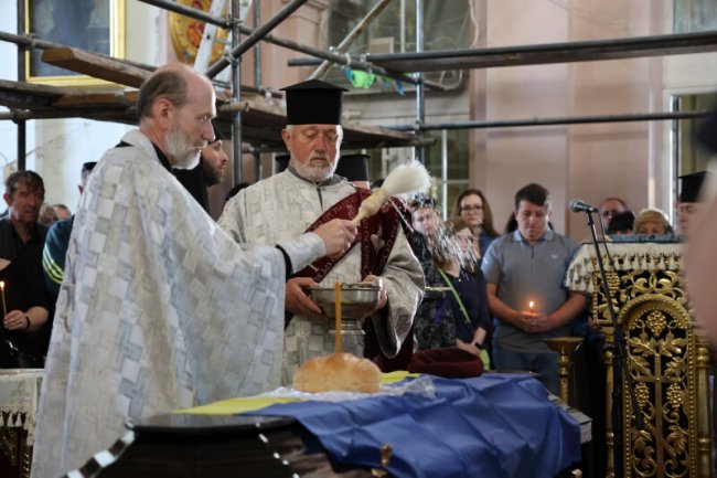 Лучани провели в останню путь Героя Ігоря Приступу