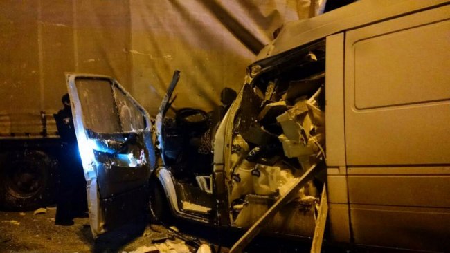 Аварія на Рівненщині: Mercedes врізався у фуру волинянина