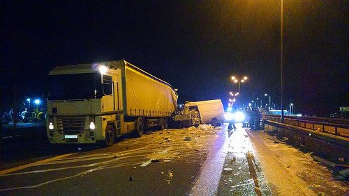 Аварія на Рівненщині: Mercedes врізався у фуру волинянина