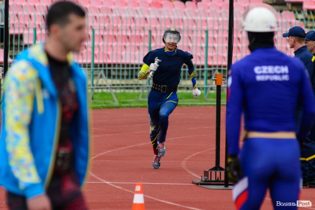 До Луцька на змагання з'їхались пожежники з 7 країн. ФОТО