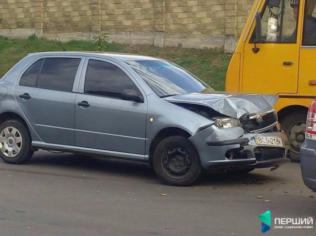  У Луцьку на кільці – аварія