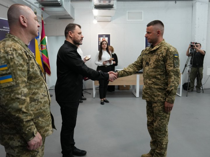 Волинські прикордонники отримали державні нагороди. ФОТО