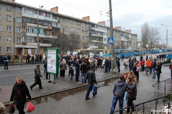 Бунт у Луцьку: як перекривали дорогу. ФОТО. ВІДЕО