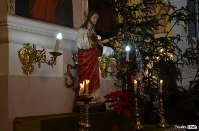 Магія Різдва: у луцькому соборі відбулося урочисте богослужіння. ФОТО