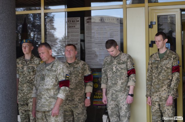 «Був сміливим, добрим і завжди допомагав»: у Луцьку попрощалися з Героєм Юрієм Лавренчуком. ФОТОРЕПОРТАЖ