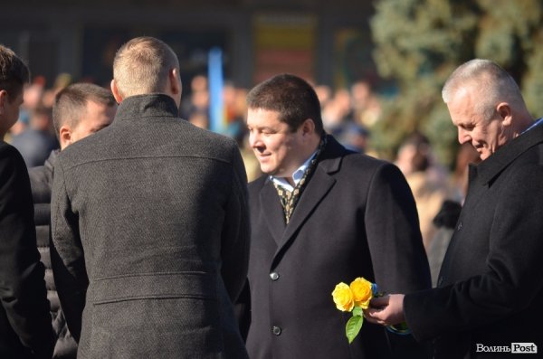 У Луцьку відкрили оновлений фотостенд пам'яті загиблих волинян. ФОТО