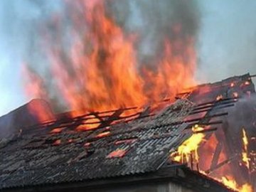На Волині горіли три житлові будинки 