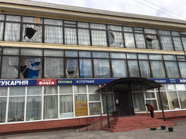 Лучани опублікували фото наслідків вибухів у Калинівці