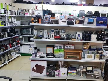 На Волині викрили незаконну схему ввезення техніки відомих європейських брендів