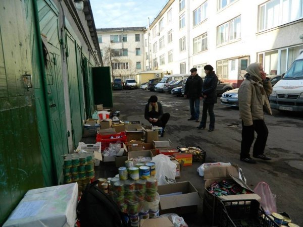 Активісти «Самооборони Волині» зробили майже 2000 пайків. ФОТО