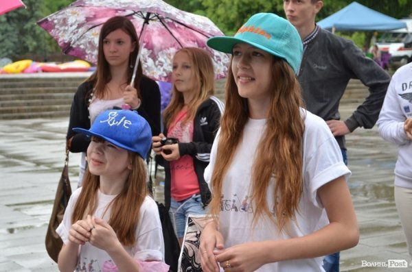 «Проспект розваг» у Луцьку відбувся попри дощову погоду. ФОТО