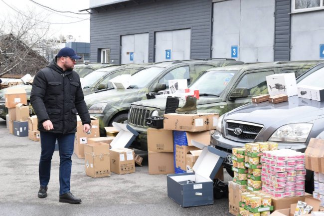 Луцьк передав воїнам тероборони 4 позашляховики та техніку. ФОТО