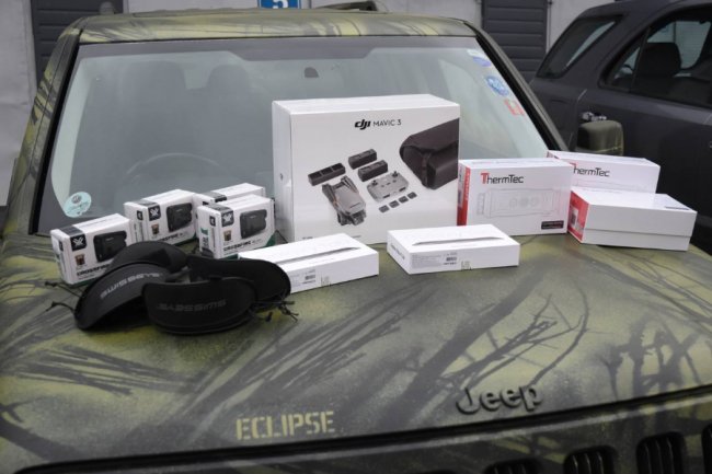 Луцьк передав воїнам тероборони 4 позашляховики та техніку. ФОТО