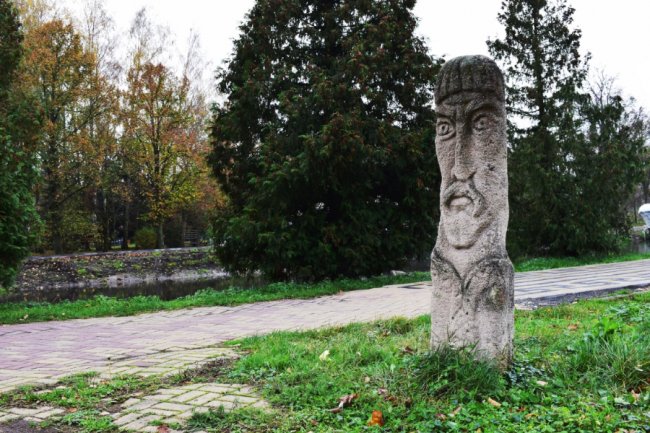 Скульптури луцького парку: від лісовиків до бременських музикантів