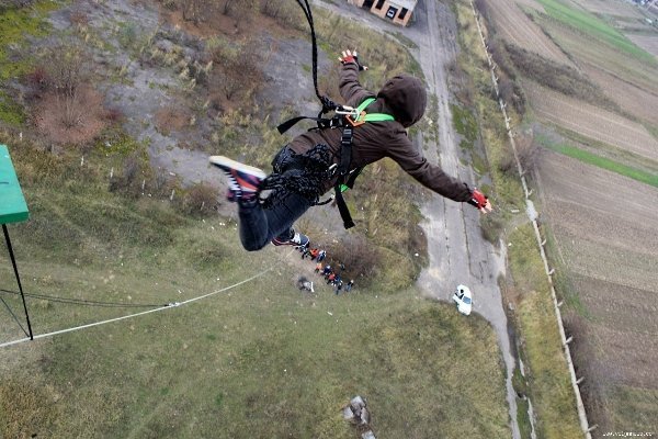 У Луцьку бурят стрибнув з труби заввишки понад 50 метрів. ФОТО