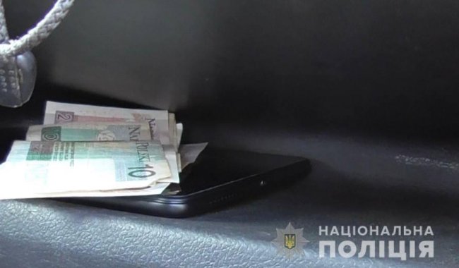 На Волині водій-порушник намагався дати 100 злотих хабара поліцейським