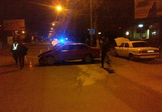 У Луцьку стукнулися три машини, двоє людей ‒ з травмами