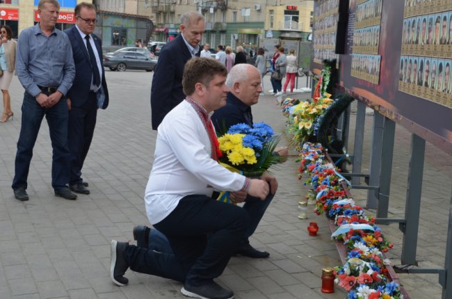 У луцькій бібліотеці з'явилися унікальні книги, яких не придбати у жодному магазині