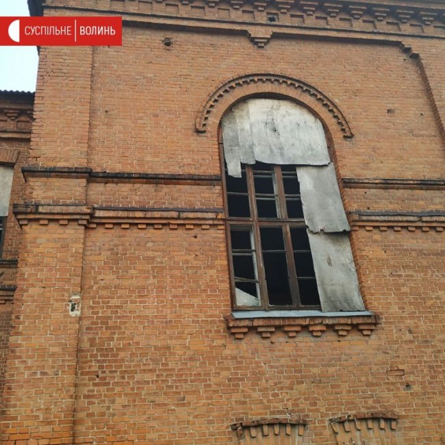 На Волині люди – проти продажу приміщення колишньої школи