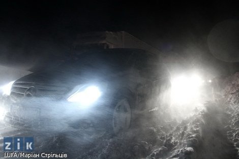 Трасу Київ-Чоп визволяють з-під снігу. ФОТО