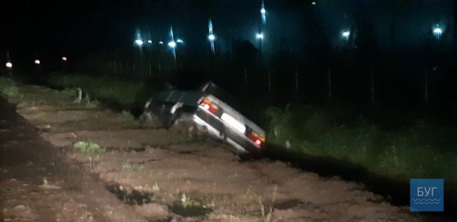 Вночі поблизу села на Волині легковик злетів у кювет. ФОТО