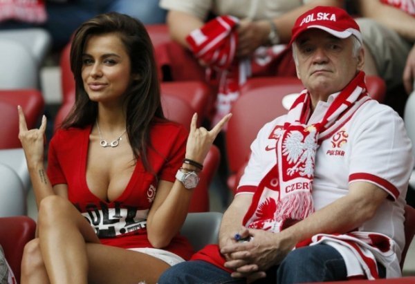 Дівчата і Євро-2012. ФОТО