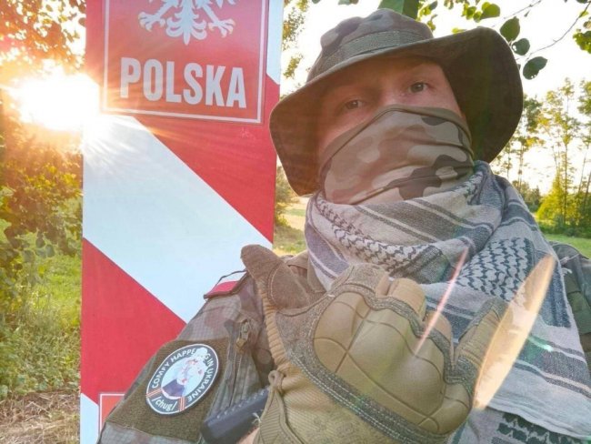 Білоруси поширюють фейкове фото «вагнерівця», який позує на польському кордоні 