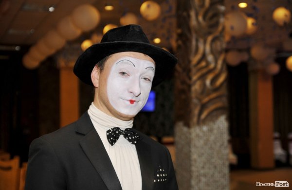 Фото різдвяного балу в Луцьку