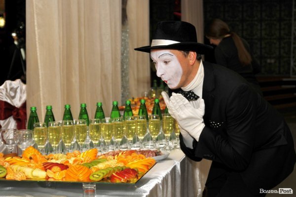 Фото різдвяного балу в Луцьку