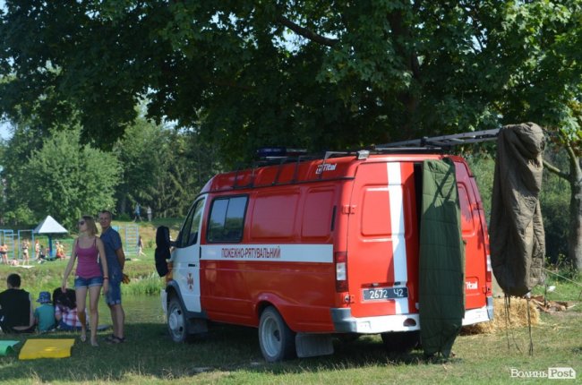 Спека в наметах і аншлаг у зоні купання: як фестивалить «Бандерштат». ФОТО