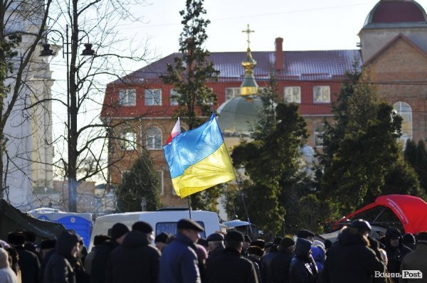 Віче на луцькому Євромайдані. ФОТО