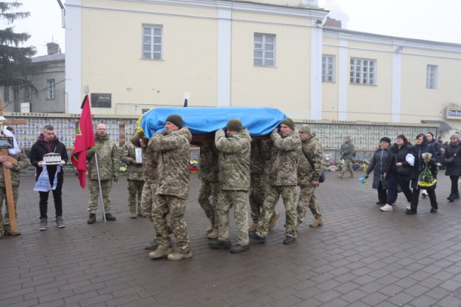 У Луцьку попрощалися з Героєм Михайлом Чернюком
