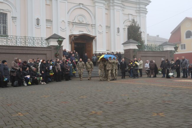 У Луцьку попрощалися з Героєм Михайлом Чернюком