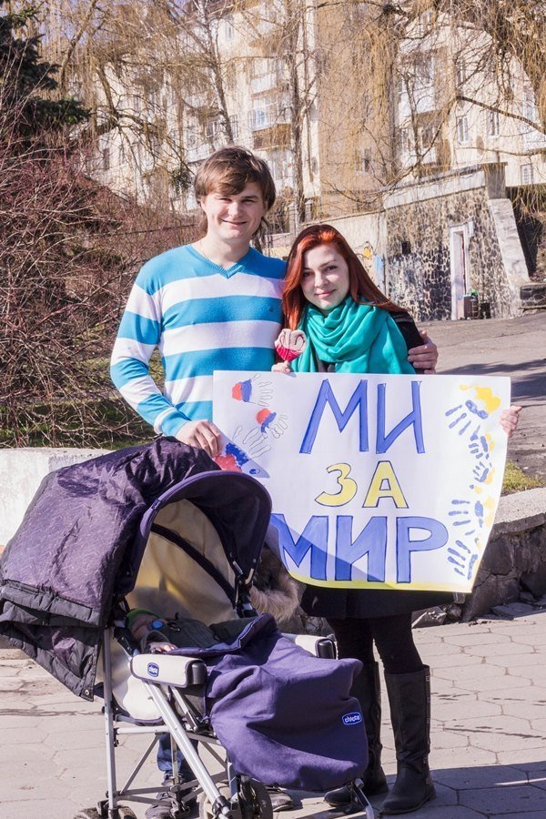 «Ми за мир», - флешмоб у Луцьку. ФОТО