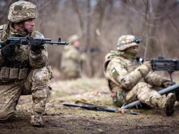 Захисники за добу знищили ще 730 російських окупантів