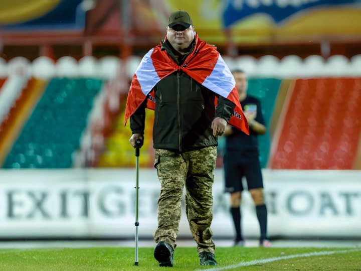 Поранений боєць волинської бригади відкрив поєдинок чемпіонату України з футболу