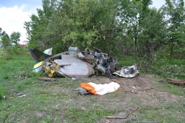 Подробиці аварії літака під Києвом. ФОТО