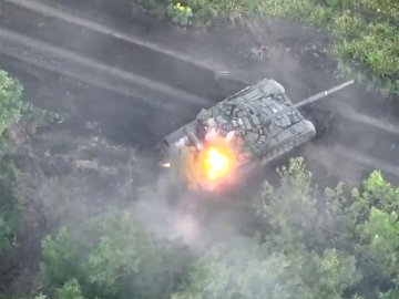 Підрозділи Волинської бригади тероборони, яка воює на сході України, знищили російський танк. ВІДЕО