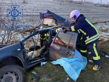 На Волині сталася смертельна аварія за участі пасажирського автобуса. ФОТО