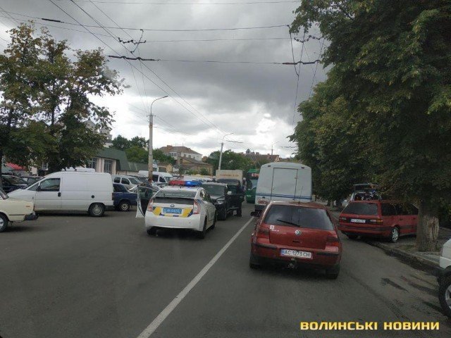 Поблизу луцького ринку сталась аварія. ФОТО