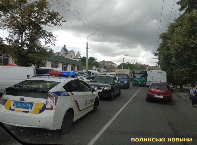 Поблизу луцького ринку сталась аварія. ФОТО